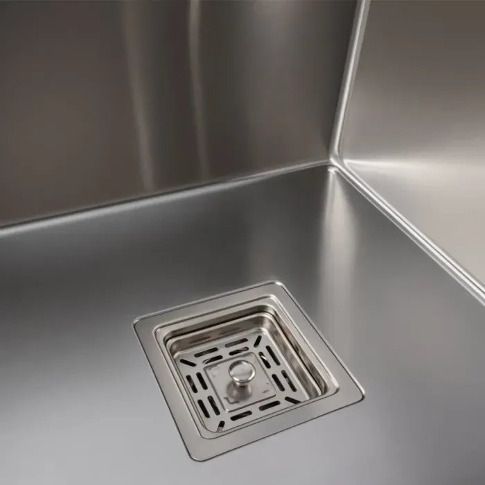 Кухонная мойка Platinum Handmade R из нержавеющей стали 1.0 мм, 65x50x23 см, Квадратный сифон, Хром